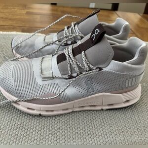 OC On Cloud Cloud Tec Running Shoes size US 9.5 worn 2x PEARL